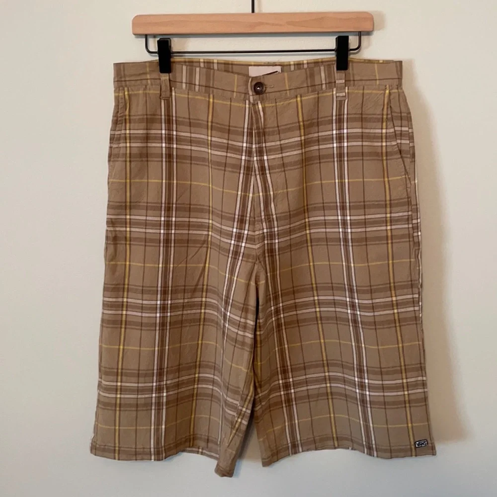 Men’s Vans Plaid Long Shorts Size 32